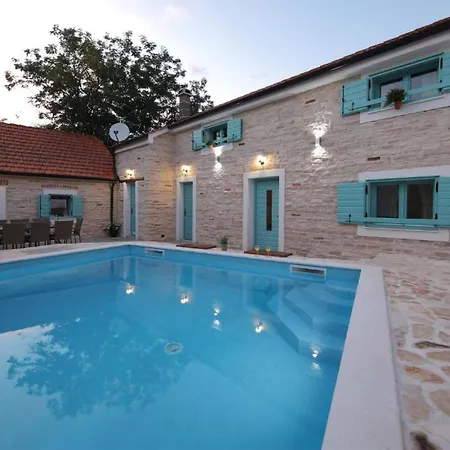 Holiday home Awesome In *