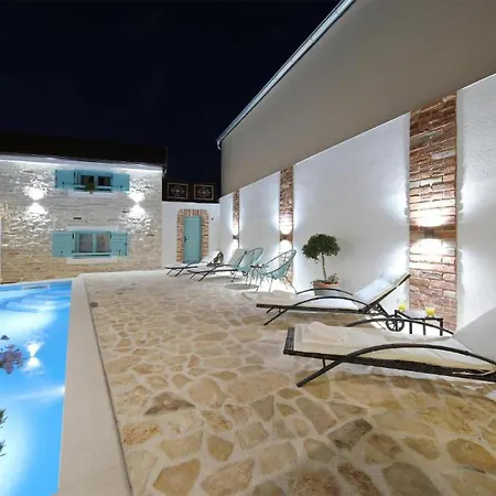 Holiday home Awesome In Donje Rastane