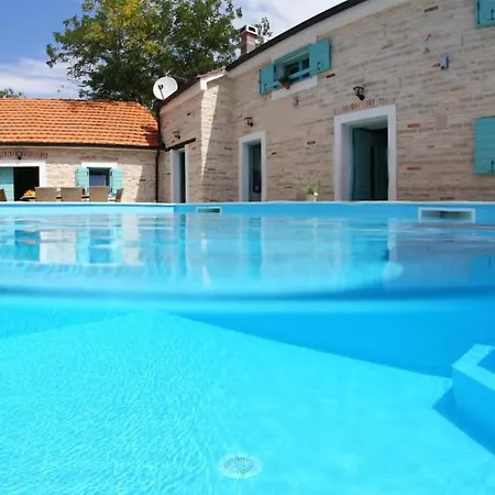 Amazing In Donje Rastane