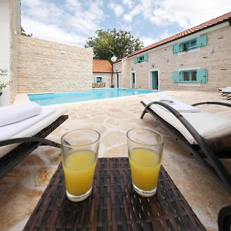 Holiday home Amazing In Donje Rastane