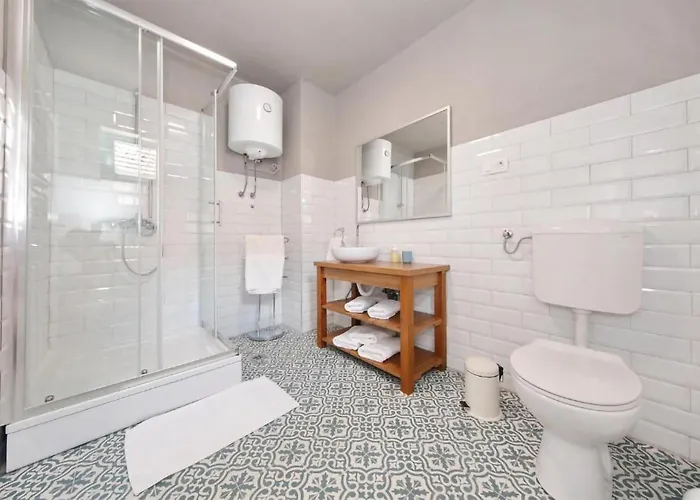 Awesome In Сasa de vacaciones Donje Rastane